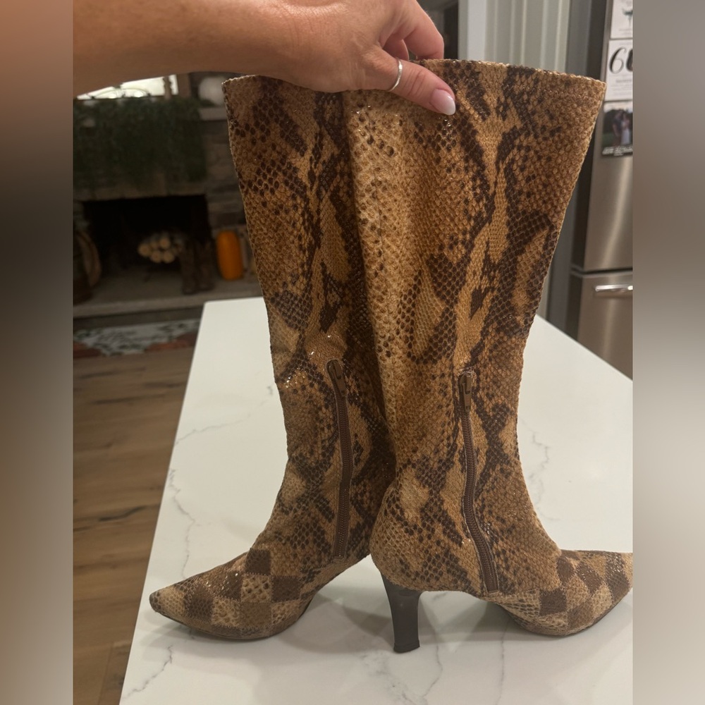 Carlos Santana Sunset snakeskin Knee Boots Sz. 7.5 Absolutely Gorgeous! - Picture 4 of 13